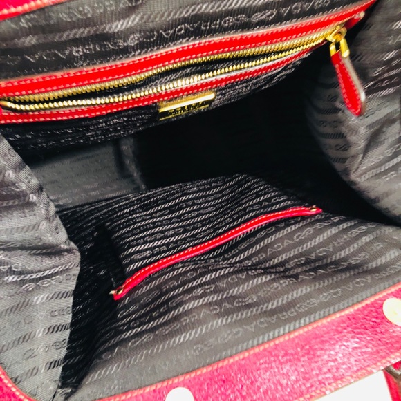 Prada -  my favorite handbag ever ! - Picture 5 of 5